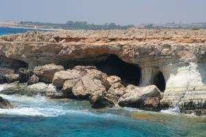 опасные пещеры Каво-Греко