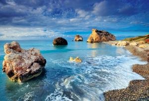 Кипр является местом рождения богини любви и красоты - Афродиты
