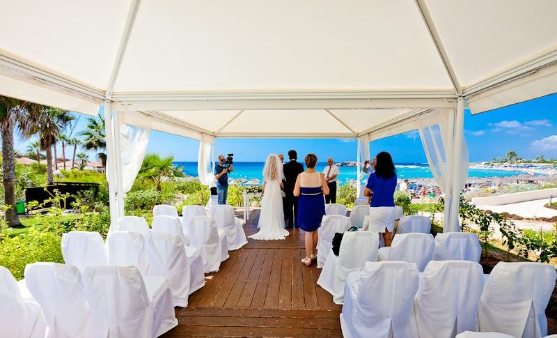 Свадьба на Кипре в отеле Нисси-бич