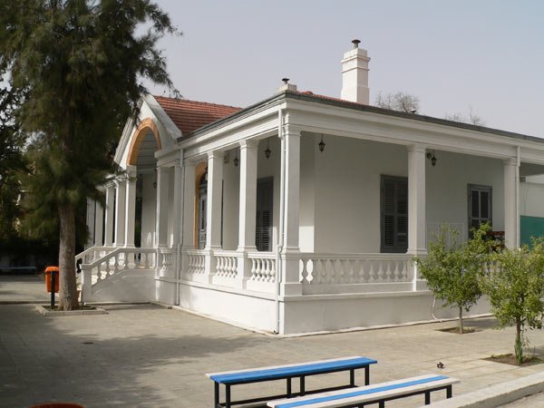 Школа при посольстве рф на кипре аренда недвижимости в черногории